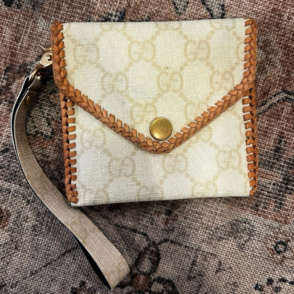 Gucci Cream and Tan Clutch with Monogram Pattern